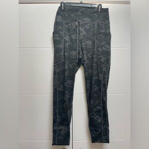 Fabletics Camouflage Jogger Pants Sz M women’s